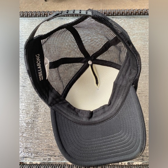 Billabong Black Cap with Green and Yellow Logo - Picture 3 of 3